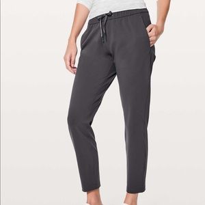 Lululemon on the Fly pant 28”